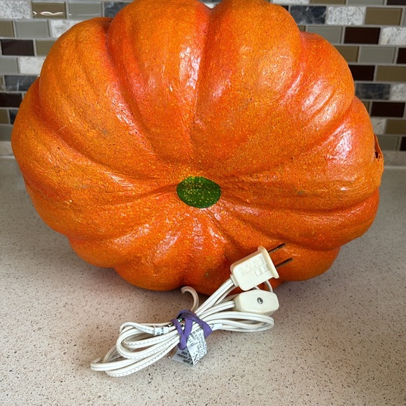 PUMPKIN vtg light w/bulb & plug - Picture 2 of 3